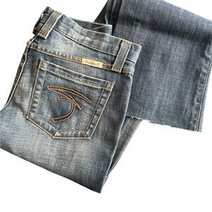 Woman’s Frankie Bs